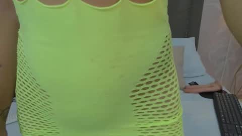 L A U R A online show from 12-05-25, 12:14