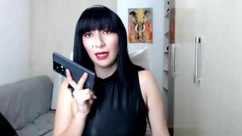 Laura online show from 02-11-25, 10:07