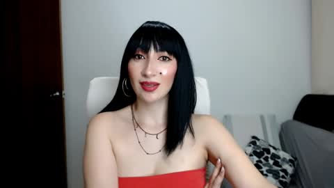 Laura online show from 04-23-26, 01:29