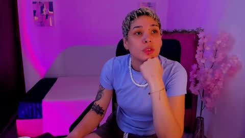 Snapshot of laura_r23 chatting on 11-05-25, 05:57 Laura Rose online show from 11-05-25, 05:57