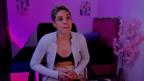 Snapshot of laura_r23 chatting on 11-06-25, 11:04 Laura Rose online show from 11-06-25, 11:04