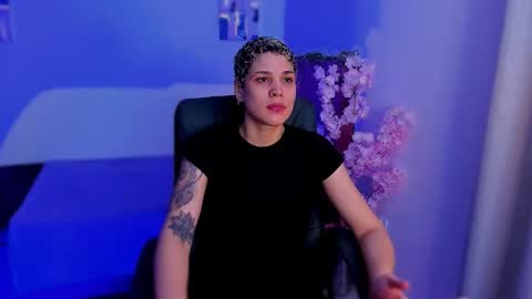 Snapshot of laura_r23 chatting on 11-27-25, 07:49 Laura Rose online show from 11-27-25, 07:49