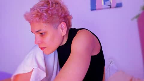 Laura Rose online show from 12-21-25, 04:30