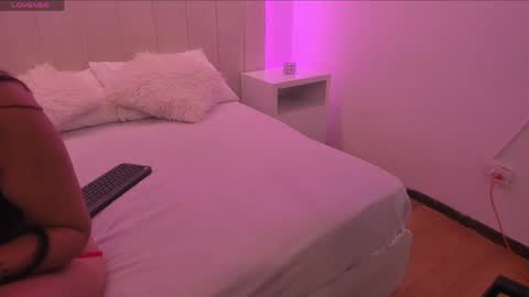 Laura online show from 05-03-26, 11:49