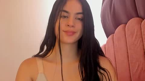 LAURA SOE online show from 04-26-26, 07:00