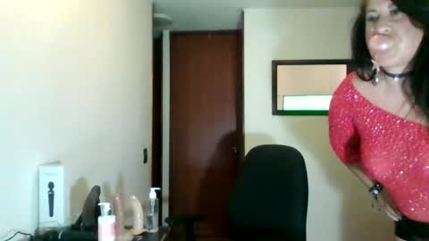 Snapshot of laurabella50 chatting on 06-13-26, 12:52 laurabella online show from 06-13-26, 12:52