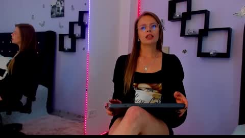 Laura Blue online show from 01-14-25, 12:11