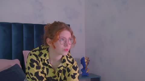Laura online show from 05-04-26, 04:19