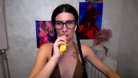 Laura online show from 09-20-25, 09:21