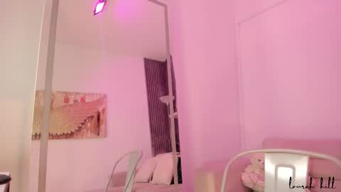 Snapshot of laurah_hill chatting on 09-11-25, 12:05 Lau online show from 09-11-25, 12:05