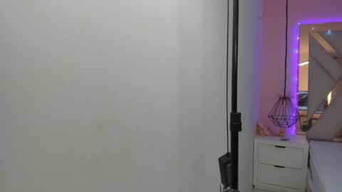 laura  online show from 02-17-26, 08:37