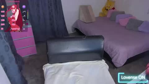 Laura Mayer online show from 11-26-25, 03:29