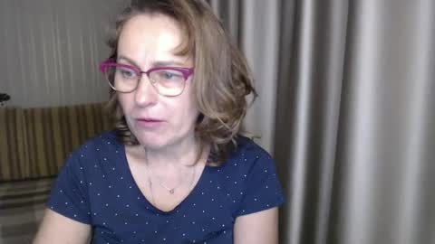 Lauraoven1 online show from 12-21-24, 06:23