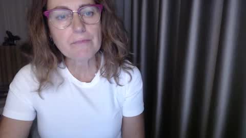 Lauraoven1 online show from 10-16-25, 03:46