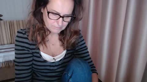 Lauraoven1 online show from 10-29-25, 08:16