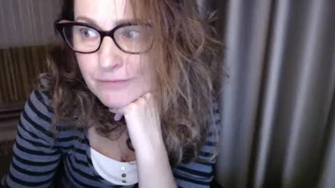 Lauraoven1 online show from 11-29-25, 03:37