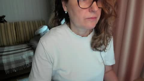 Lauraoven1 online show from 04-03-26, 07:28