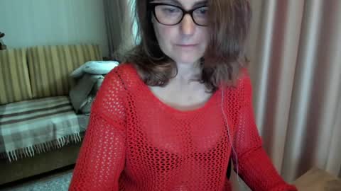 Lauraoven1 online show from 06-13-26, 07:28