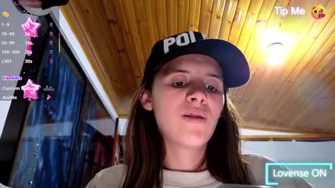 Snapshot of laurasex_21 chatting on 01-28-25, 11:17 Laura online show from 01-28-25, 11:17