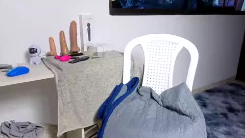 Snapshot of laurasex_21 chatting on 02-01-25, 11:48 Laura online show from 02-01-25, 11:48