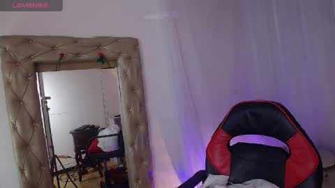 Laura Sofia online show from 04-23-26, 02:46