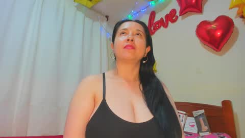 Snapshot of laureen777 chatting on 01-11-25, 01:27 laureen777 online show from 01-11-25, 01:27