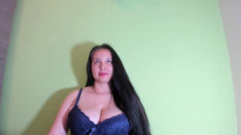 Snapshot of laureen777 chatting on 03-11-25, 12:33 laureen777 online show from 03-11-25, 12:33