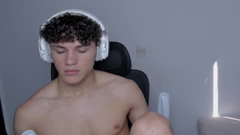 Laureent online show from 10-26-25, 06:14