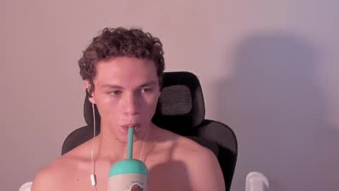 Laureent online show from 04-25-26, 12:41