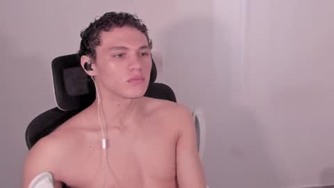 Laureent online show from 04-26-26, 12:36