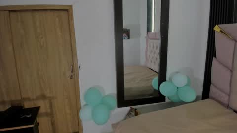 Laurem online show from 02-16-26, 06:48