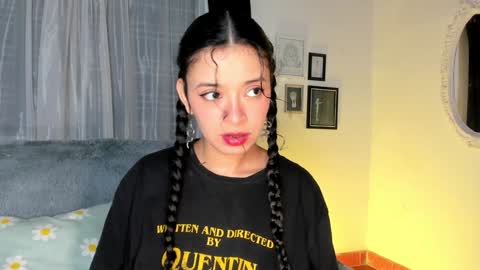 Snapshot of lauren_croftt chatting on 01-06-25, 12:27 Lauren online show from 01-06-25, 12:27