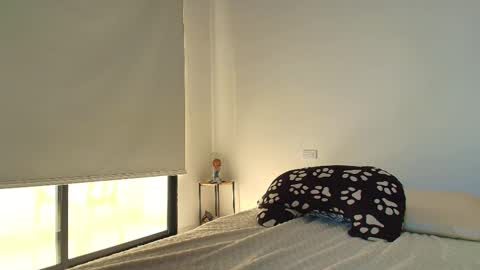 Snapshot of lauren_gil_ chatting on 10-18-25, 11:55    1      online show from 10-18-25, 11:55