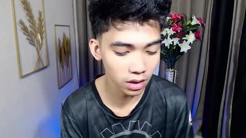 laurence_cuttieguyhere online show from 03-23-26, 06:12