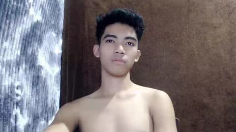 Snapshot of laurence_cuttieguyhere chatting on 05-05-26, 12:29 laurence_cuttieguyhere online show from 05-05-26, 12:29