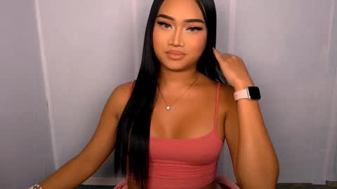 Snapshot of laurenfox16 chatting on 10-09-25, 07:23 chloe3 online show from 10-09-25, 07:23