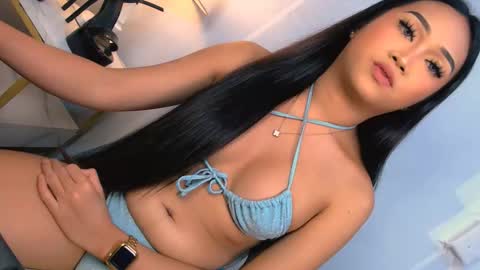 Snapshot of laurenfox16 chatting on 11-27-25, 06:32 chloe3 online show from 11-27-25, 06:32