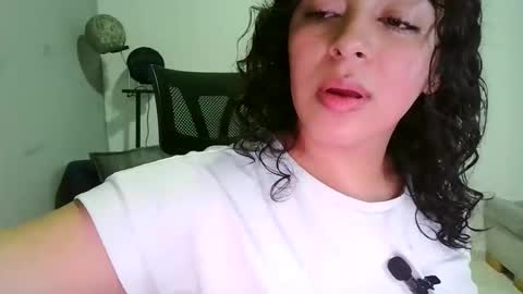 laurenhot94 online show from 02-26-26, 01:15