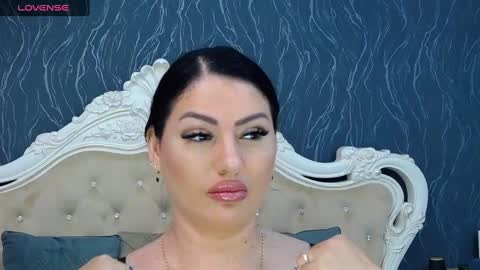 Snapshot of laurenjenssen chatting on 01-14-25, 08:31 Laura online show from 01-14-25, 08:31