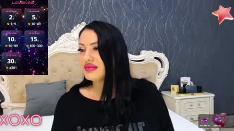 Snapshot of laurenjenssen chatting on 01-17-25, 09:06 Laura online show from 01-17-25, 09:06