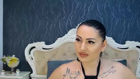 Snapshot of laurenjenssen chatting on 01-29-25, 08:51 Laura online show from 01-29-25, 08:51