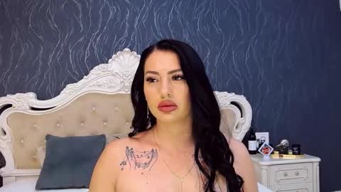 Laura online show from 11-30-25, 09:02