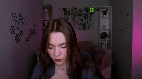 Snapshot of laurenmurrr chatting on 05-16-26, 09:39 Laure online show from 05-16-26, 09:39