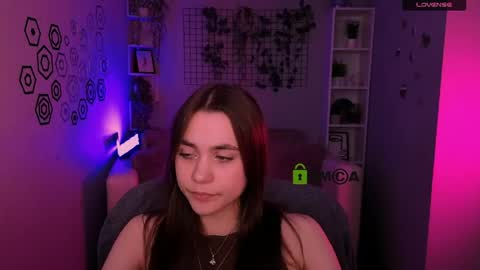 Snapshot of laurenmurrr chatting on 06-02-26, 11:56 Laure online show from 06-02-26, 11:56