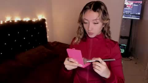 laurenn_111 online show from 06-15-26, 04:04