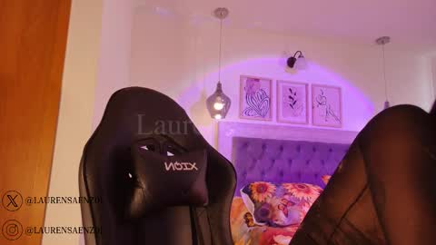 Lauren Saenz online show from 01-10-26, 12:07