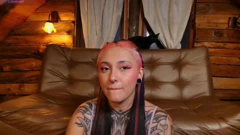 Lauren and Cristopher online show from 11-22-25, 04:00