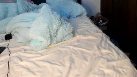 daniela angel     online show from 06-12-26, 10:14