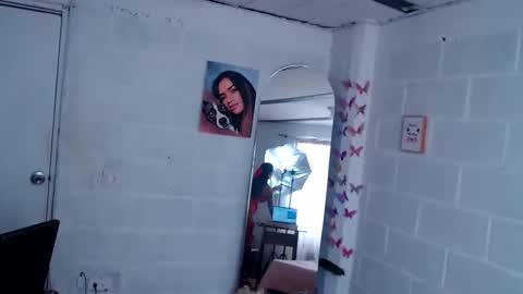 Snapshot of laurenvera_ chatting on 02-14-25, 06:08 marcela online show from 02-14-25, 06:08