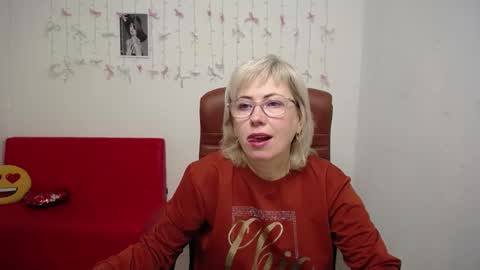 Snapshot of laurenwishy chatting on 01-13-26, 06:08 Lauren online show from 01-13-26, 06:08